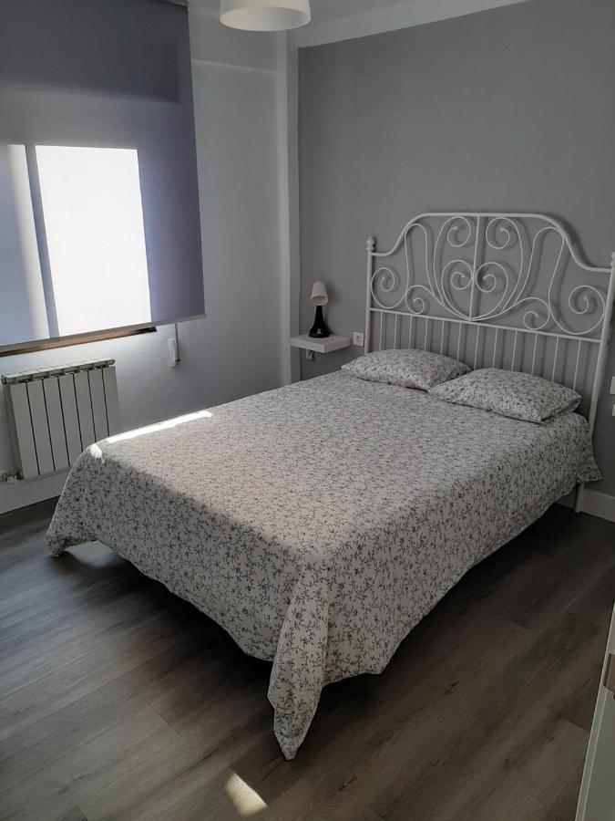 Versalles1 Apartment Aviles Bagian luar foto