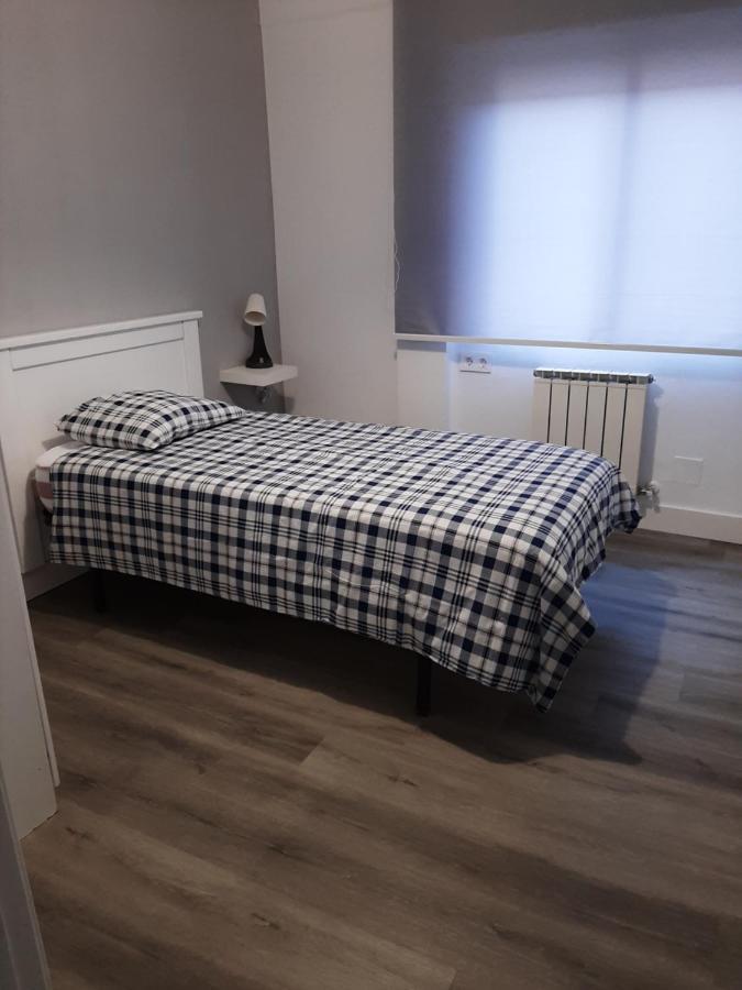 Versalles1 Apartment Aviles Bagian luar foto